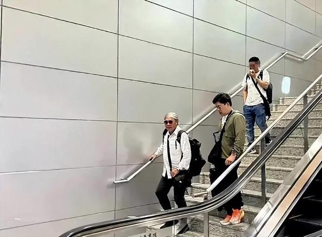 岁郭晶晶披头散发太朴素网友：孩子咋办千亿国际网站霍启刚陪老婆吃午饭43(图2)